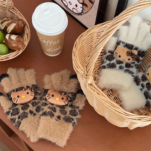 Kitty Leopard Plush Gloves – Cute Windproof Winter Gloves for Girls & Students